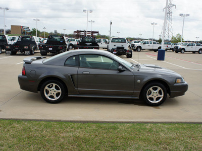 ford mustang 2004 dk  gray coupe gasoline 6 cylinders rear wheel drive automatic with overdrive 76108