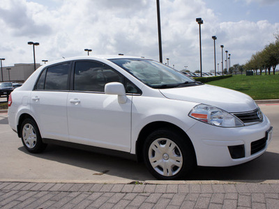 nissan versa 2010 white sedan gasoline 4 cylinders front wheel drive automatic with overdrive 76018