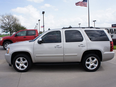 chevrolet tahoe 2007 gold suv ltz flex fuel 8 cylinders 4 wheel drive automatic 76018