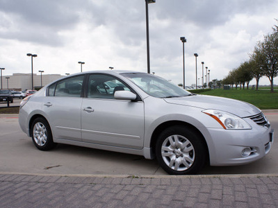 nissan altima 2010 silver sedan 2 5 s gasoline 4 cylinders front wheel drive automatic 76018