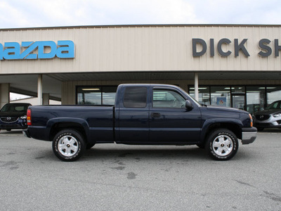 chevrolet silverado 1500 2005 dk  blue gasoline 8 cylinders 4 wheel drive automatic 27215