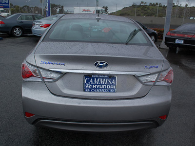 hyundai sonata hybrid 2012 silver sedan hybrid 4 cylinders front wheel drive automatic 94010