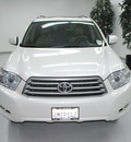 toyota highlander 2010 white suv se gasoline 6 cylinders front wheel drive automatic 91731