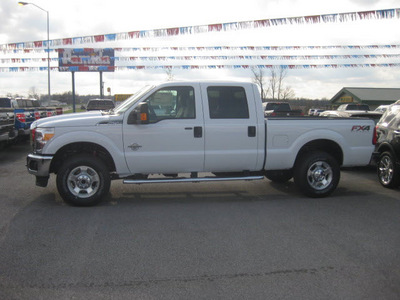 ford f 250 super duty 2012 white xlt biodiesel 8 cylinders 4 wheel drive 6 speed automatic 62863