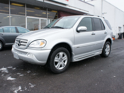 mercedes benz m class 2005 silver suv ml500 gasoline 8 cylinders all whee drive automatic 60411