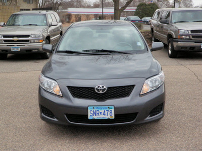 toyota corolla 2009 dk  gray sedan le gasoline 4 cylinders front wheel drive automatic with overdrive 55318