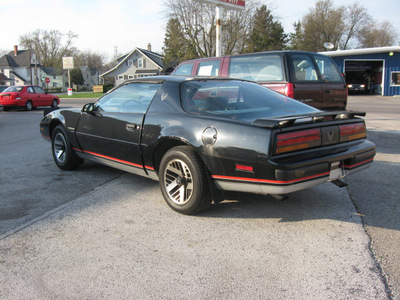 pontiac firebird 1988 black hatchback gasoline v6 rear wheel drive automatic 45840