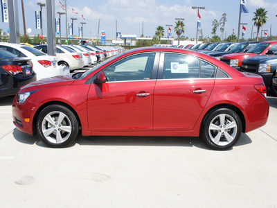 chevrolet cruze 2012 crystal red tintcoa sedan 2 lt gasoline 4 cylinders front wheel drive automatic 77090