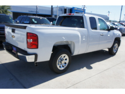 chevrolet silverado 1500 2012 white pickup truck flex fuel 8 cylinders 2 wheel drive 4 spd auto,elec cntlled l 77090