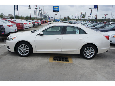 chevrolet malibu 2013 white sedan eco gasoline 4 cylinders front wheel drive automatic 77090