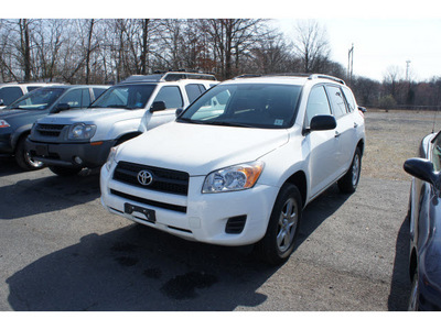 toyota rav4 2009 white suv gasoline 4 cylinders 4 wheel drive automatic with overdrive 08902