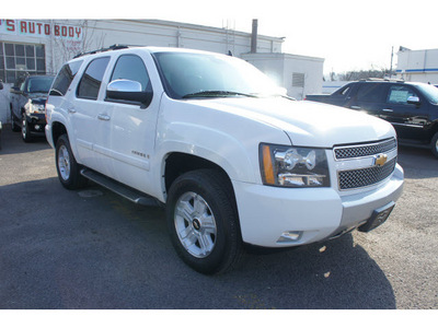 chevrolet tahoe 2007 summit white suv ltz 8 cylinders automatic 07507