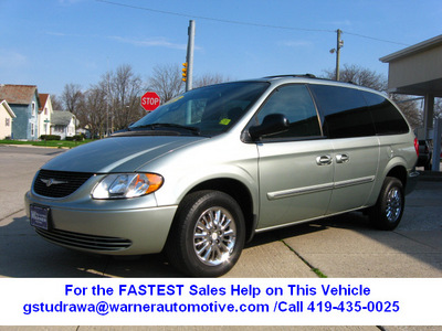 chrysler town and country 2004 lt  green van touring gasoline 6 cylinders front wheel drive automatic 45840