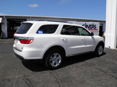 dodge durango 2011 white suv gasoline 6 cylinders all whee drive automatic 32447