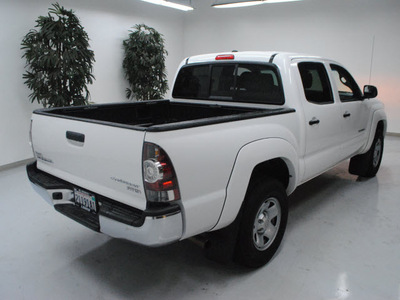 toyota tacoma 2011 white prerunner gasoline 4 cylinders 2 wheel drive automatic 91731