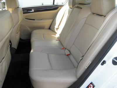hyundai genesis 2011 white sedan 3 8l v6 gasoline 6 cylinders rear wheel drive automatic 34474