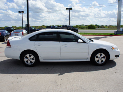 chevrolet impala 2010 white sedan lt flex fuel 6 cylinders front wheel drive automatic 76087