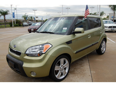 kia soul 2010 green hatchback soul! gasoline 4 cylinders front wheel drive automatic with overdrive 77065