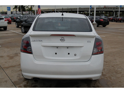 nissan sentra 2011 white sedan 2 0 sr gasoline 4 cylinders front wheel drive automatic with overdrive 77065
