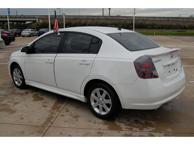 nissan sentra 2011 white sedan 2 0 sr gasoline 4 cylinders front wheel drive automatic with overdrive 77065