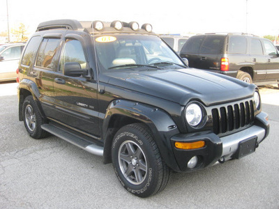 jeep liberty 2003 black suv renegade gasoline 6 cylinders 4 wheel drive automatic with overdrive 62863