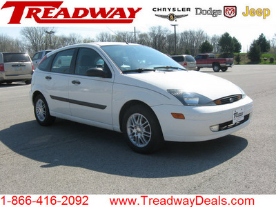 ford focus 2003 white hatchback zx5 gasoline 4 cylinders front wheel drive automatic with overdrive 45840
