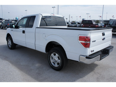 ford f 150 2011 white pickup truck xlt flex fuel 8 cylinders 2 wheel drive automatic 77388