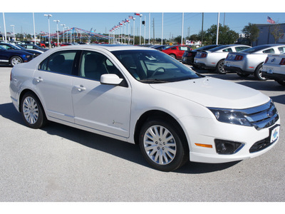 ford fusion hybrid 2012 white sedan hybrid hybrid 4 cylinders front wheel drive cont  variable trans  77388