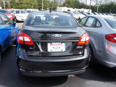 ford fiesta 2012 black sedan se gasoline 4 cylinders 5 speed manual 08753