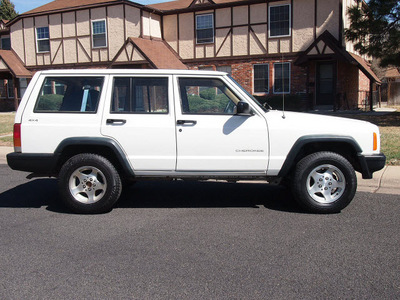 jeep cherokee 1997 white suv se 4x4 alloy wheels gasoline 6 cylinders 4 wheel drive automatic 80012