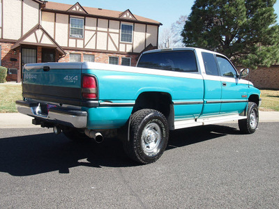 dodge ram pickup 2500 1997 bright jade metalli slt 4x4 5 9 cummings 5 speed diesel 6 cylinders 4 wheel drive 5 speed manual 80012