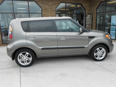 kia soul 2010 lt  gray wagon gasoline 4 cylinders front wheel drive not specified 43228
