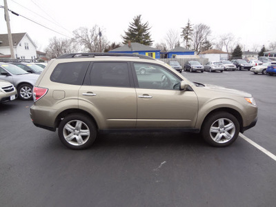 subaru forester 2009 gold suv 2 5 x gasoline 4 cylinders all whee drive automatic 45324