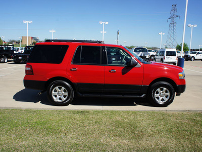 ford expedition 2011 red suv xl flex fuel 8 cylinders 2 wheel drive automatic 76108