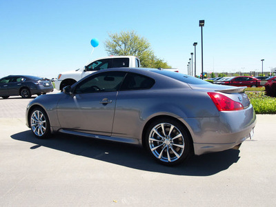 infiniti g37 2008 gray coupe s gasoline 6 cylinders rear wheel drive automatic 76018