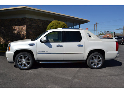 cadillac escalade ext 2012 white suv luxury flex fuel 8 cylinders all whee drive automatic 76903