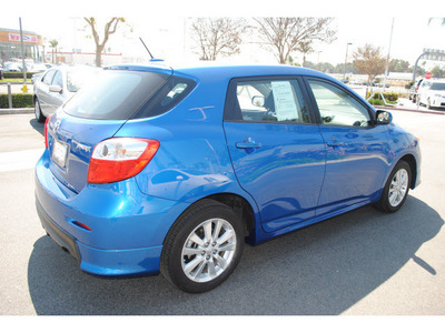 toyota matrix 2010 blue hatchback gasoline 4 cylinders front wheel drive automatic 91761