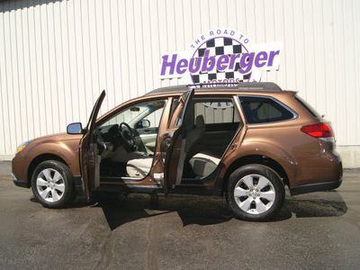 subaru outback 2011 caramel bronze wagon 2 5i premium gasoline 4 cylinders all whee drive automatic 80905