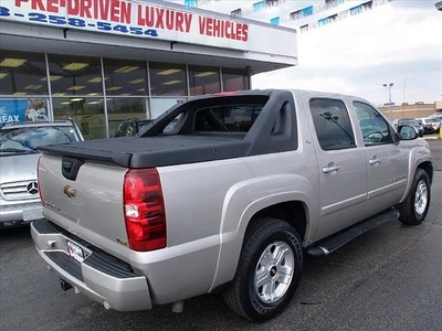chevrolet avalanche 2007 gold suv ls 1500 flex fuel 8 cylinders 4 wheel drive automatic 60411