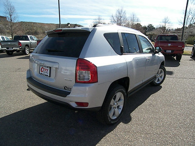 jeep compass 2012 silver suv latitude gasoline 4 cylinders 4 wheel drive automatic 81212