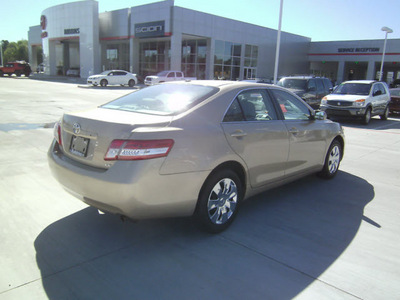 toyota camry 2010 tan sedan le gasoline 4 cylinders front wheel drive automatic 75503