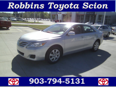 toyota camry 2011 silver sedan le gasoline 4 cylinders front wheel drive automatic 75503