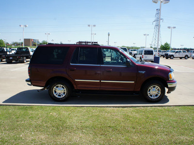 ford expedition 2001 dk  red suv xlt gasoline 8 cylinders rear wheel drive automatic with overdrive 76108