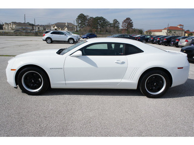 chevrolet camaro 2012 white coupe ls gasoline 6 cylinders rear wheel drive automatic 77090