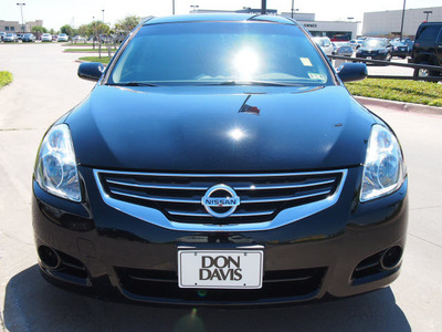 nissan altima 2010 black sedan 2 5 s gasoline 4 cylinders front wheel drive automatic 76018