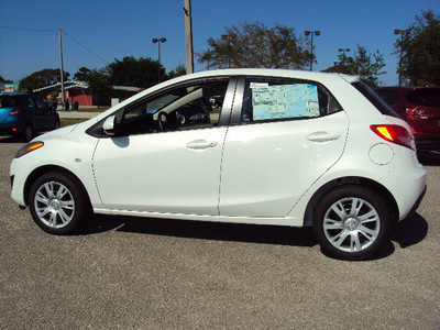 mazda mazda2 2012 white hatchback sport at gasoline 4 cylinders front wheel drive automatic 32901