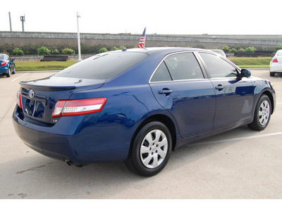 toyota camry 2011 blue sedan le gasoline 4 cylinders front wheel drive autostick 77065