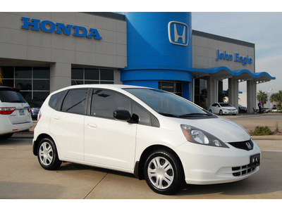 honda fit 2009 white hatchback gasoline 4 cylinders front wheel drive automatic 77065