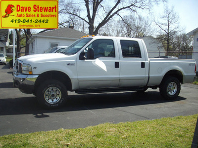 ford f 250 super duty 2002 white xlt gasoline 8 cylinders 4 wheel drive automatic 43560