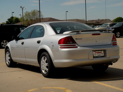 dodge stratus 2004 silver sedan se gasoline 4 cylinders dohc front wheel drive automatic 62034